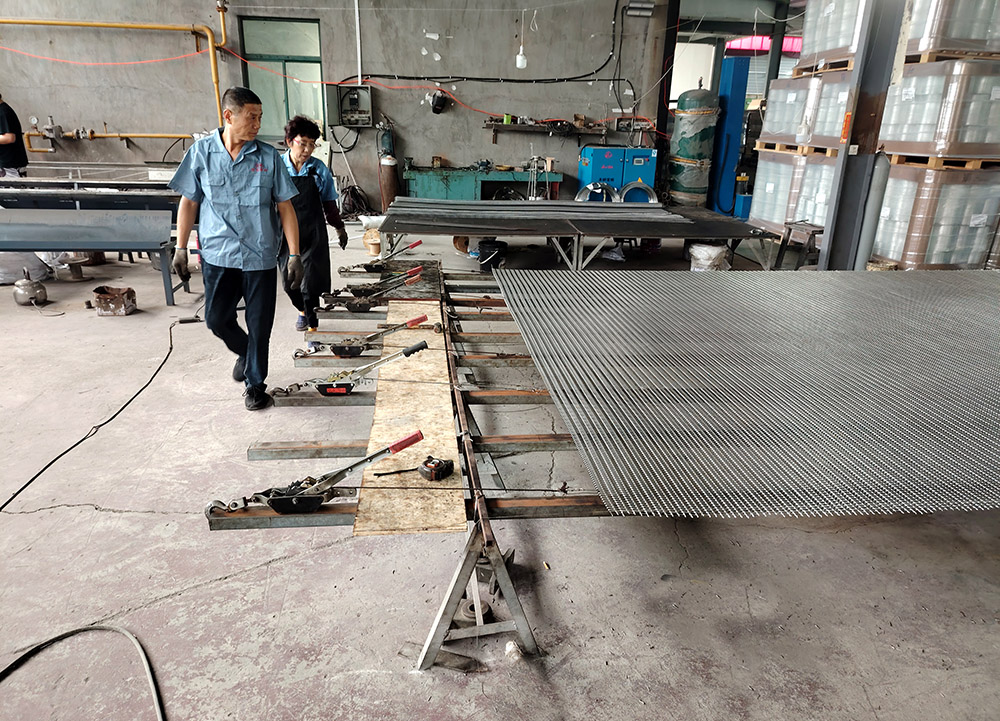 金屬網(wǎng)帶車間
